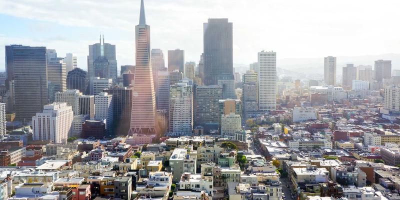 家庭派对必备：零酒精桑格利亚食谱，用葡萄汁与气泡水调出西班牙风情