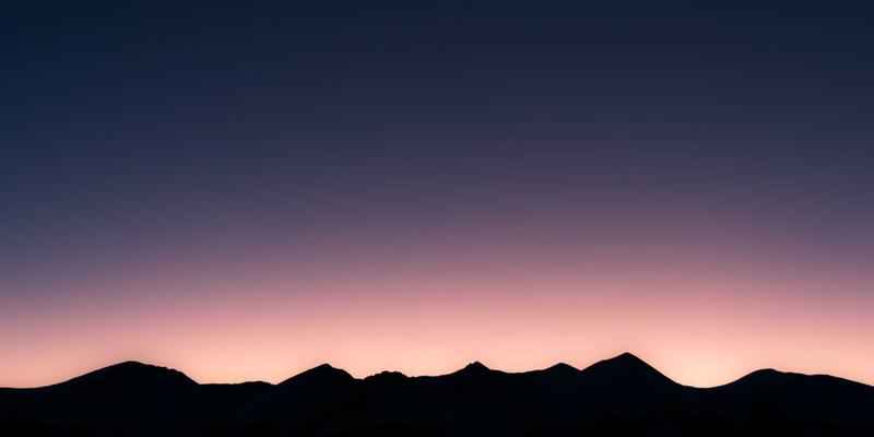 桑格利亚93：经典西班牙鸡尾酒的完美配方与饮品推荐