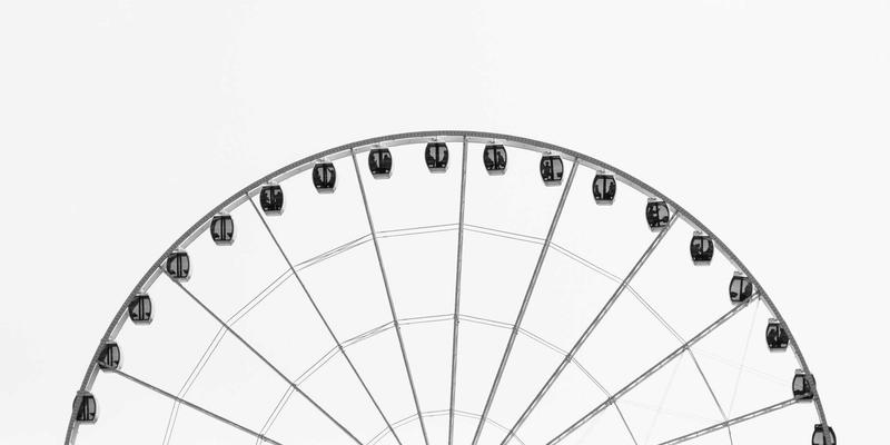 桑格利亚的创意变体：用白兰地、橙味利口酒或金酒升级你的夏日红酒调酒