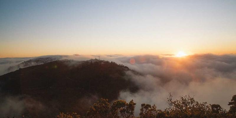 桑格利亚终极指南:从西班牙果酒文化到家庭食谱与品鉴推荐