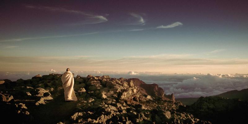 西班牙果酒巡礼：安达卢西亚、马德里与加泰罗尼亚的桑格利亚变体全解析